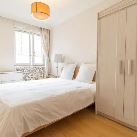 5-bedroom Spacious And Cosy Flat Close To The Eiffel Tower Apartment